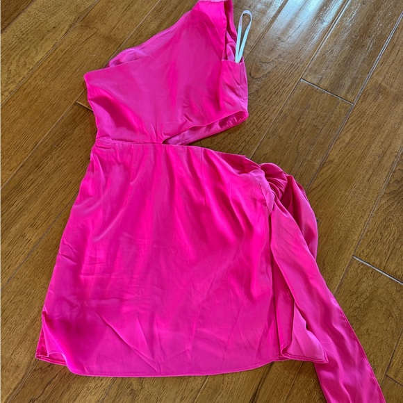 Superdown Crystal Pink One-Shoulder mini dress - Picture 3 of 10